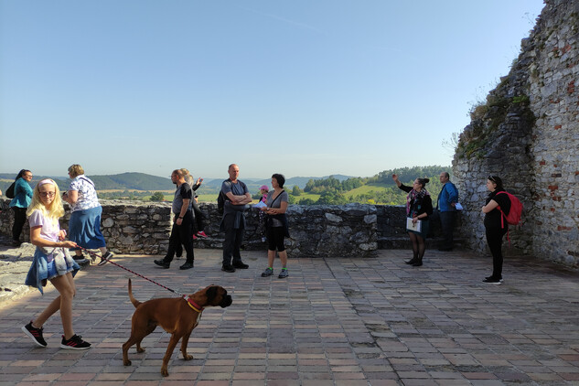 Při povídání o rekonstrukci hradu (červen 2022)